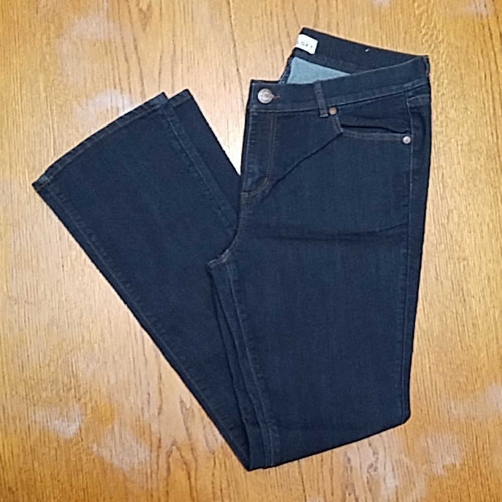 LOFT Modern Boot Jean's in indigo rinse.